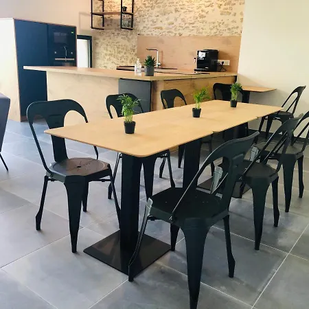 Le Clos De Meslon בית הארחה *